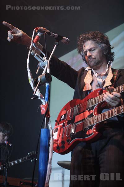 THE FLAMING LIPS - 2006-04-28 - PARIS - Le Bataclan - 